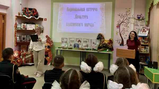 С устным творчеством славянского народа и шумовыми народными инструментами познакомились читатели Детской библиотеки-филиала № 1