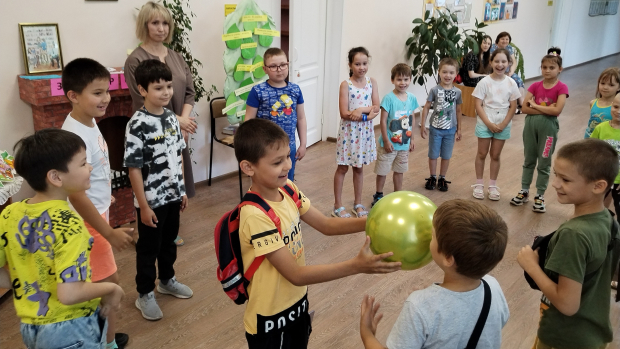 Дерево здоровья вырастили читатели в библиотеке
